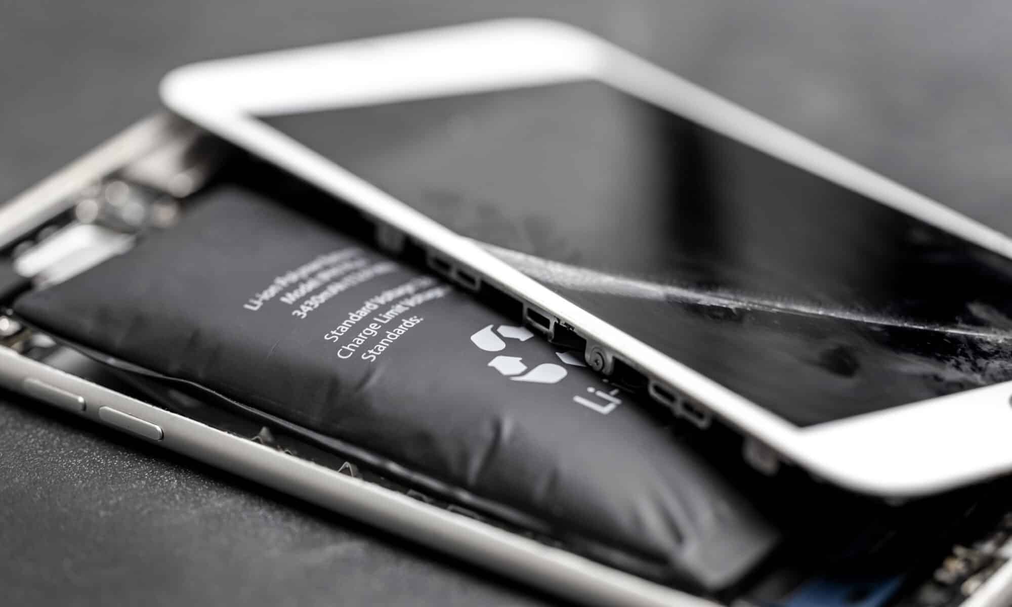 Spuchnięta bateria iPhone – objawy problemu