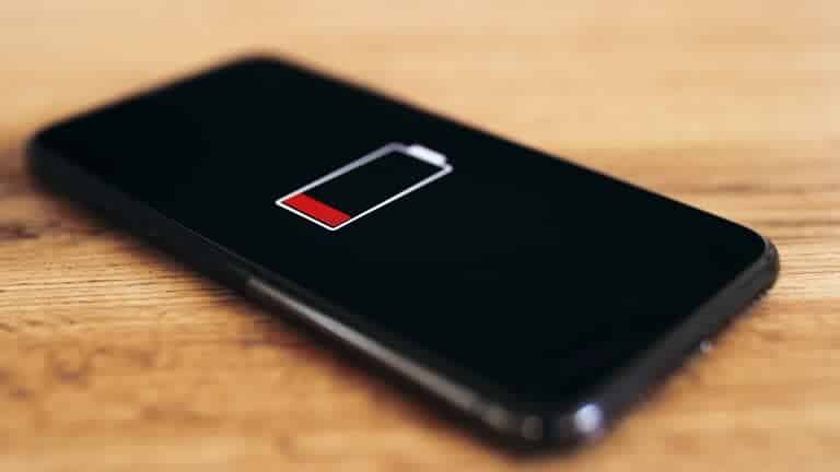 Zużyta bateria w iPhonie wymagająca wymiany – serwis iDoctor