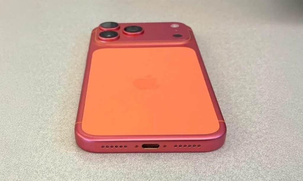 iPhone 17 pro zmienia kolor na różowy. Kolejna wada produkcyjna Apple?