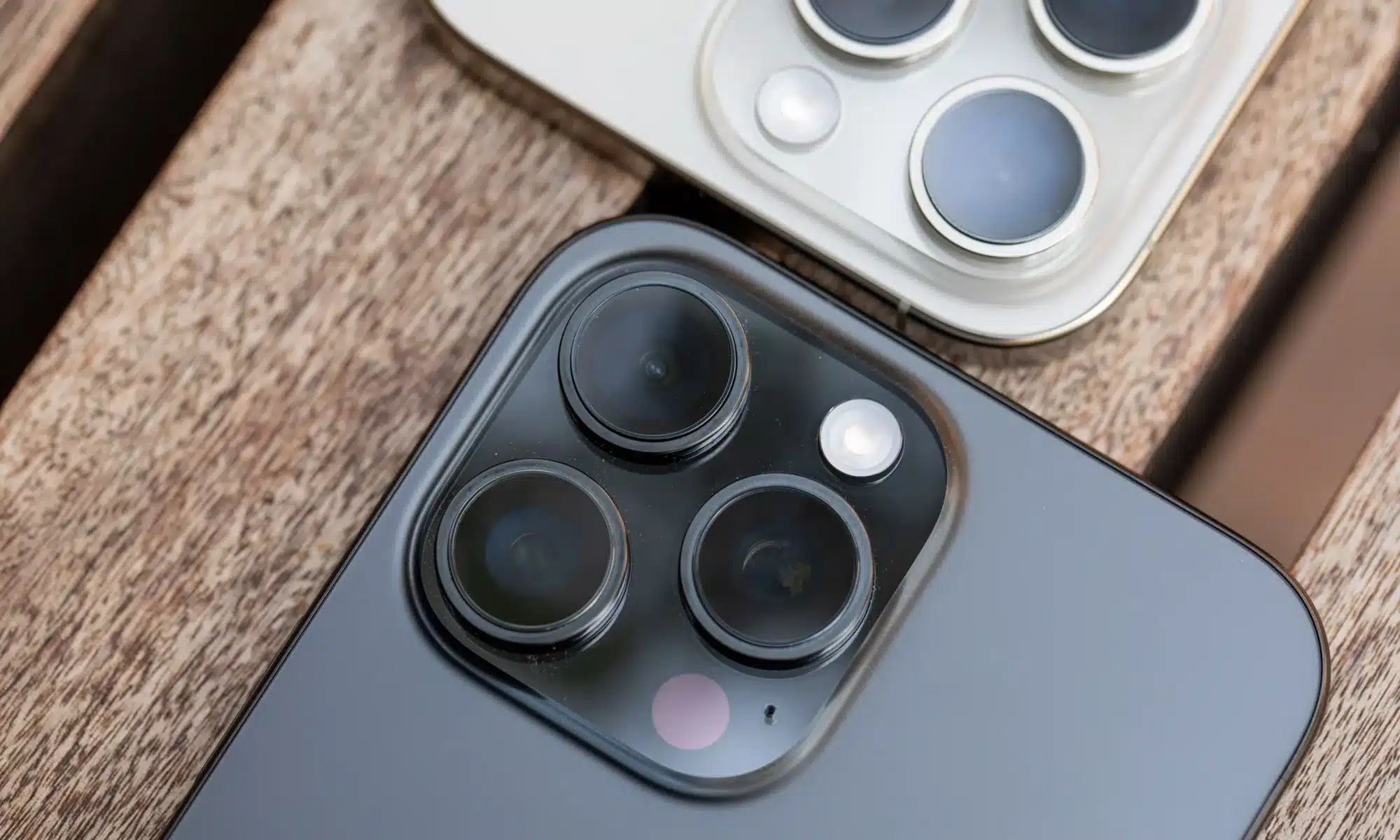 Uszkodzony moduł kamery w iPhone ze stabilizacją OIS