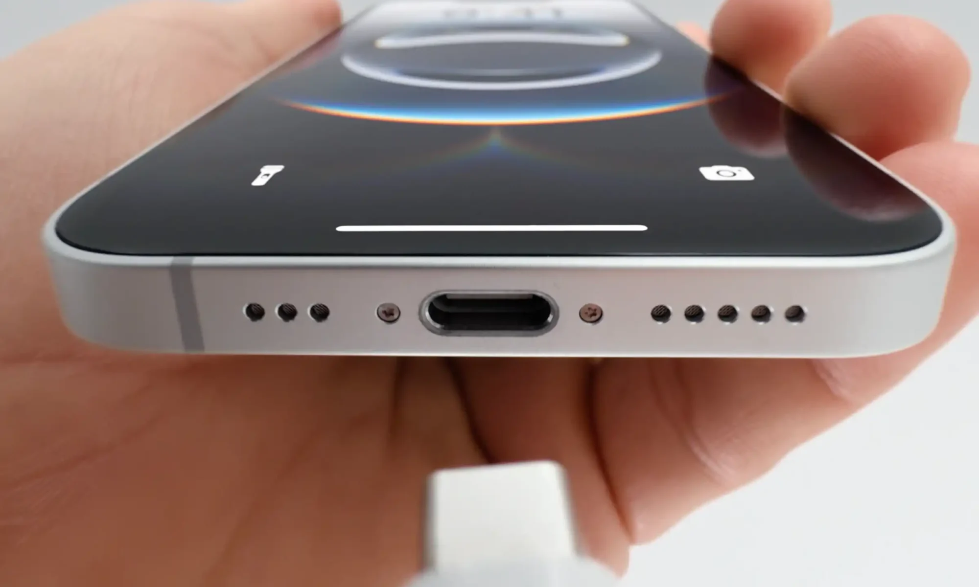 wymiana portu ładowania iPhone złącze lightning uszkodzenie